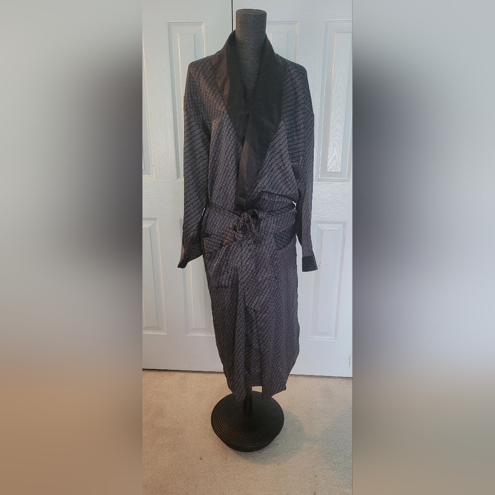 Mens Perry Ellis Silk robe - Picture 5 of 7